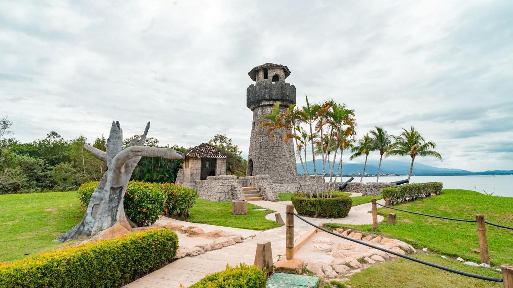 Amatique Bay Hotel Puerto Barrios Exterior photo